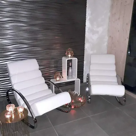 Cozy House With Garden And Jacuzzi In Semesterbostad