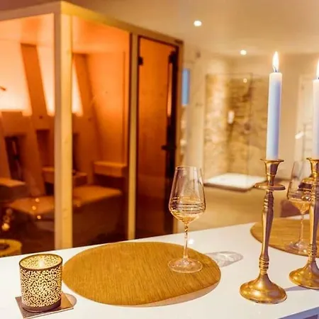 Cozy House With Garden And Jacuzzi In