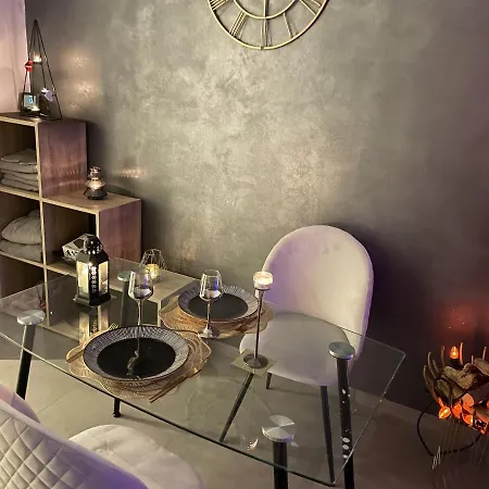 Tatil Evi Cozy House With Garden And Jacuzzi In *