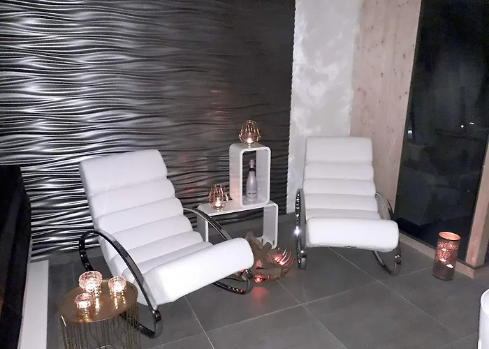 Cozy House With Garden And Jacuzzi In Vakantiehuis