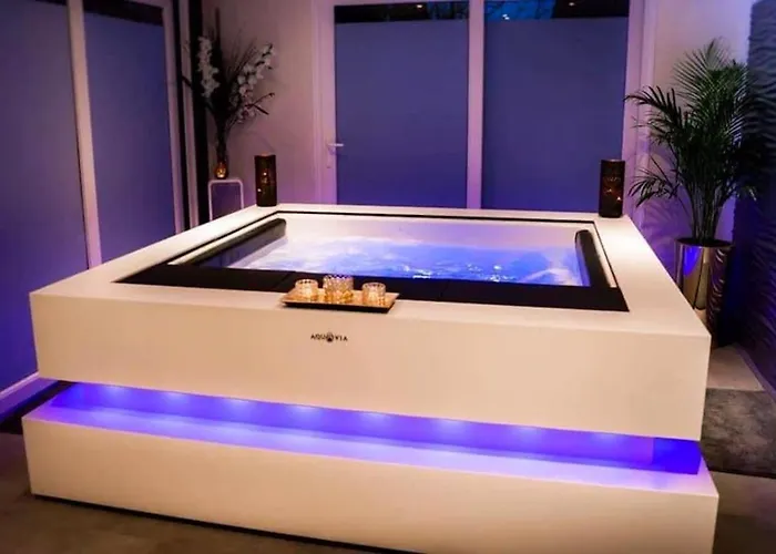 Cozy House With Garden And Jacuzzi In Holiday home Tournai